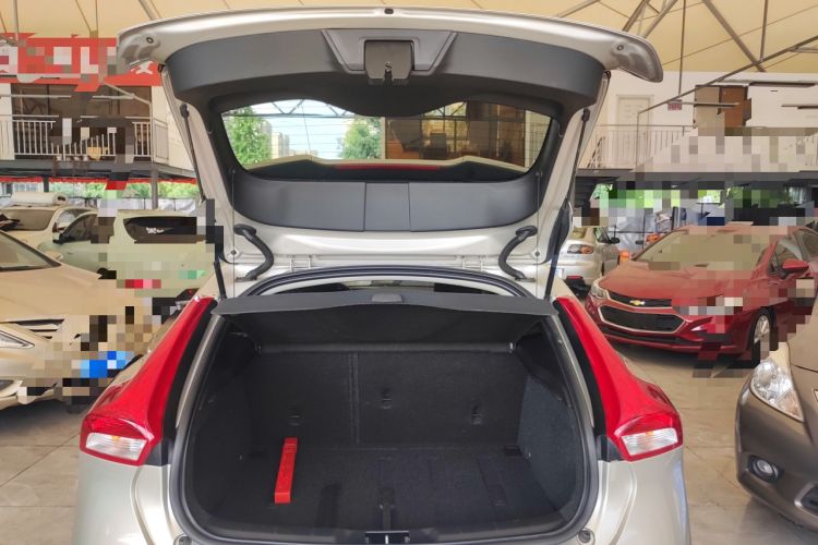 Used Volvo V40 2017 T3 Zhiyi Edition Trunk
