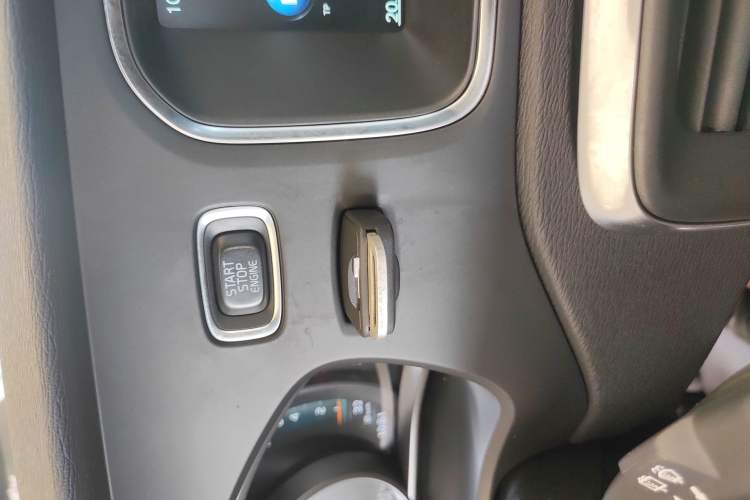 Used Volvo V40 2017 T3 Zhiyi Edition Vehicle Key