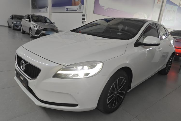 Used Volvo V40 2017 T3 Zhiyi Edition Guazi used car, China used car export, Used car for sale, Used  cars, Cheapest cars for sale