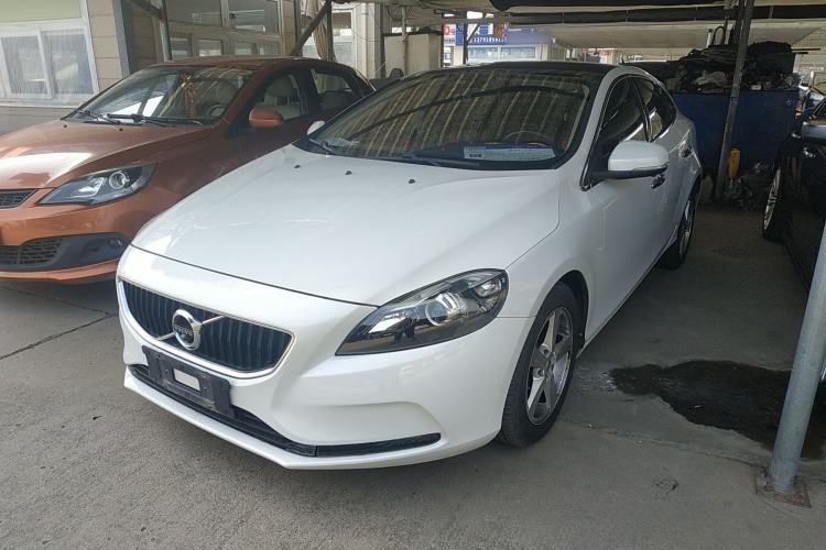 Ojetý Volvo V40 2017 T3 Smart Edition Guazi used car, China used car export, Used car for sale, Used  cars, Cheapest cars for sale