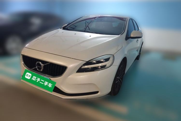 Used Volvo V40 2017 T3 Zhiyi Edition Guazi used car, China used car export, Used car for sale, Used  cars, Cheapest cars for sale