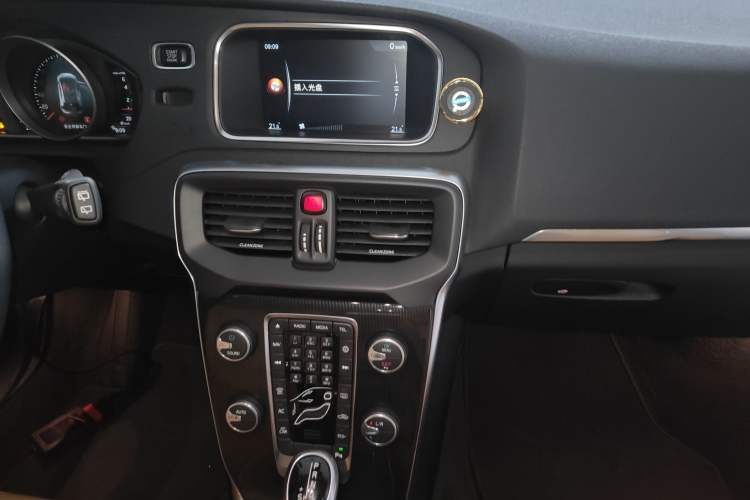 Used Volvo V40 2017 T3 Zhiyi Edition Audio And AC Panel