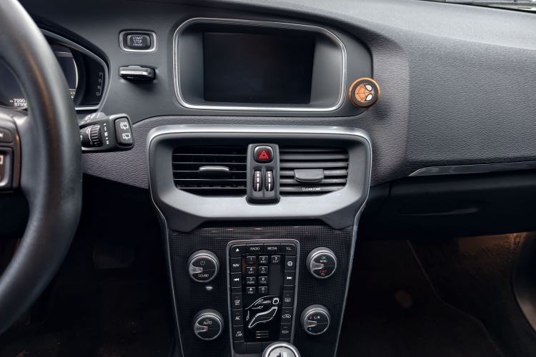 Used Volvo V40 2017 T3 Zhiyi Edition Audio And AC Panel