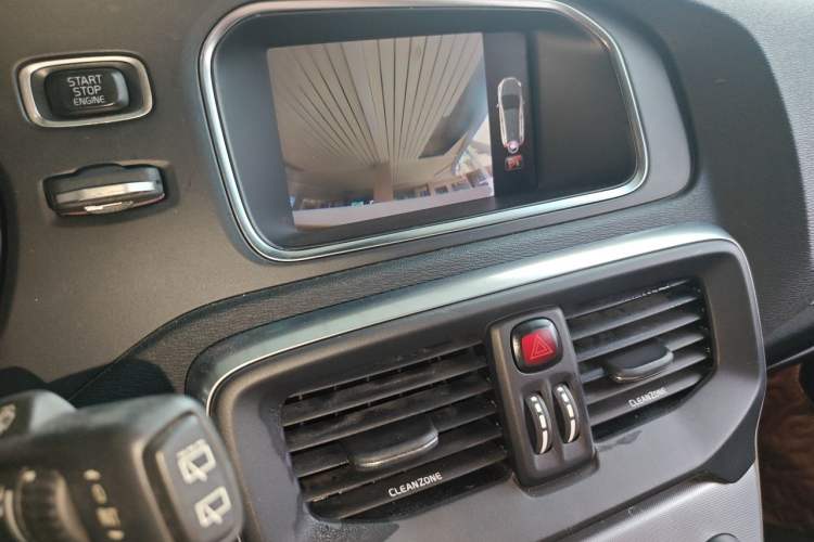 Used Volvo V40 2017 T3 Zhiya Edition Audio And AC Panel