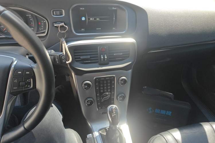 Used Volvo V40 2017 T3 Zhiya Edition Audio And AC Panel
