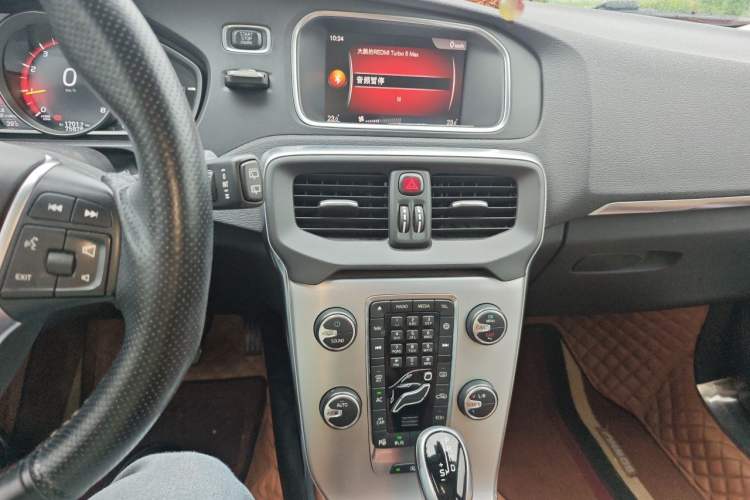 Used Volvo V40 2017 T3 Zhiya Edition Audio And AC Panel