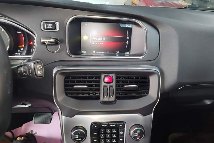 Used Volvo V40 2017 T3 Zhiya Edition Audio And AC Panel