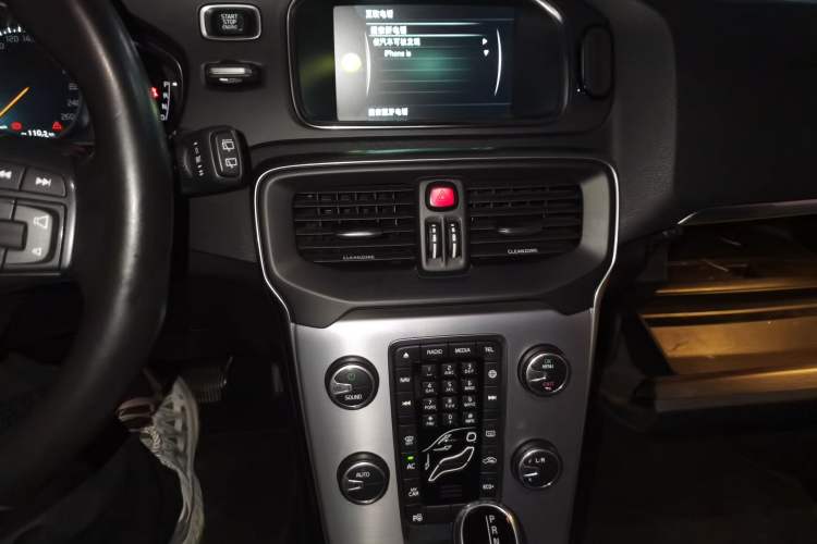 Used Volvo V40 2017 T3 Zhiya Edition Audio And AC Panel