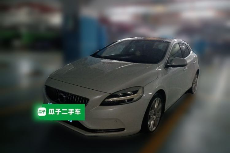 Used Volvo V40 2017 T3 Zhiya Edition Guazi used car, China used car export, Used car for sale, Used  cars, Cheapest cars for sale
