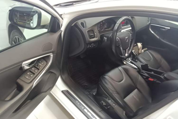 Used Volvo V40 2017 T3 Zhiyi Edition Driver Seat