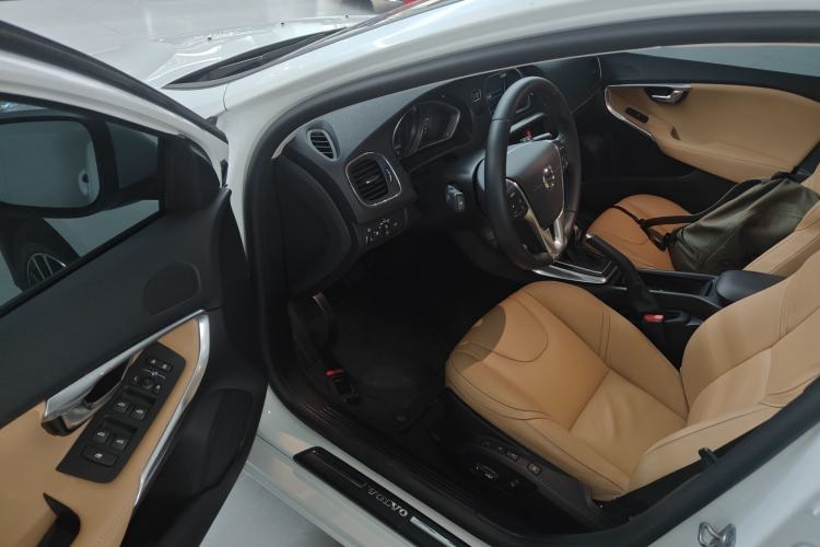 Used Volvo V40 2017 T3 Zhiyi Edition Driver Seat