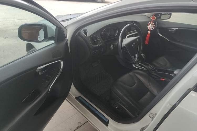 Used Volvo V40 2017 T3 Zhiyi Edition Driver Seat