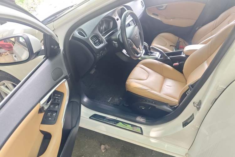 Used Volvo V40 2017 T3 Zhiya Edition Driver Seat