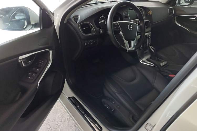 Used Volvo V40 2017 T3 Zhiya Edition Driver Seat