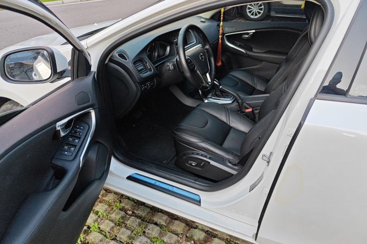 Used Volvo V40 2017 T3 Zhiyi Edition Driver Seat