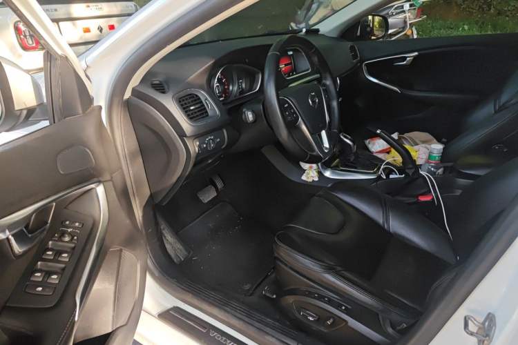 Used Volvo V40 2017 T3 Zhiyi Edition Driver Seat