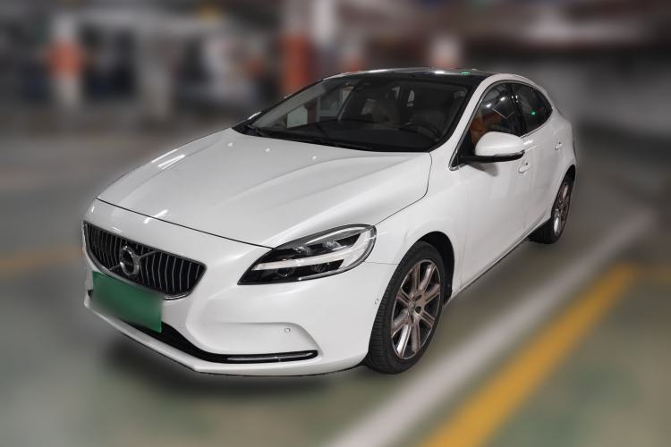 Used Volvo V40 2017 T3 Zhiya Edition Guazi used car, China used car export, Used car for sale, Used  cars, Cheapest cars for sale