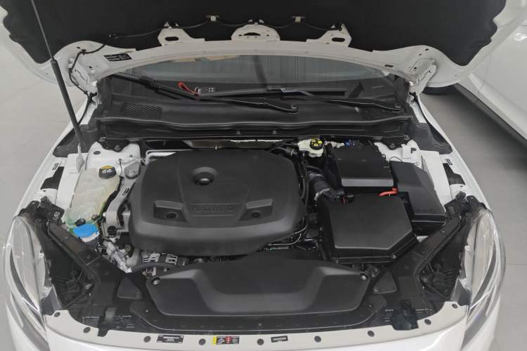 Used Volvo V40 2017 T3 Zhiyi Edition Engine Bay