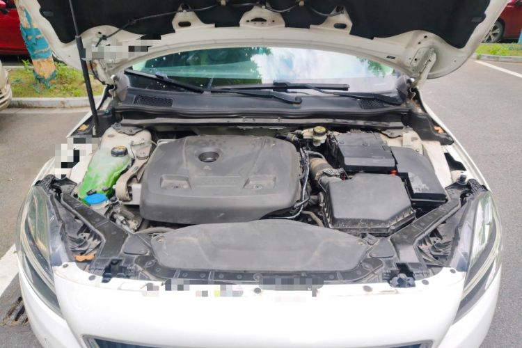 Used Volvo V40 2017 T3 Zhiya Edition Engine Bay