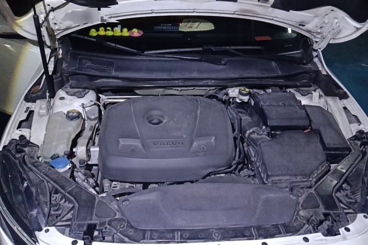 Used Volvo V40 2017 T3 Zhiyi Edition Engine Bay
