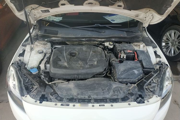 Used Volvo V40 2017 T3 Smart Edition Engine Bay