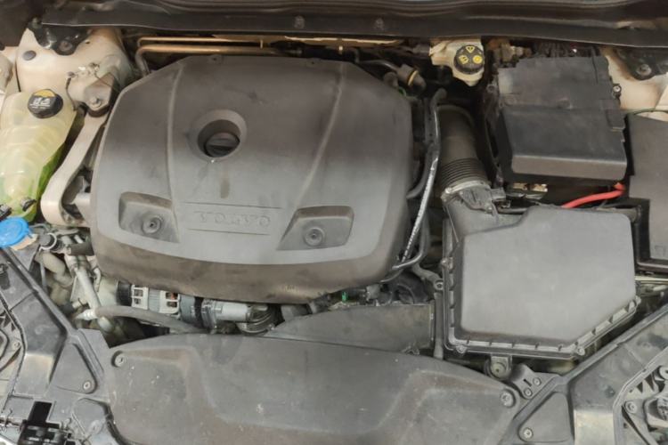 Used Volvo V40 2017 T3 Zhiya Edition Engine Bay
