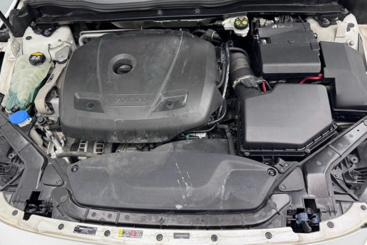 Used Volvo V40 2017 T3 Zhiyi Edition Engine Bay