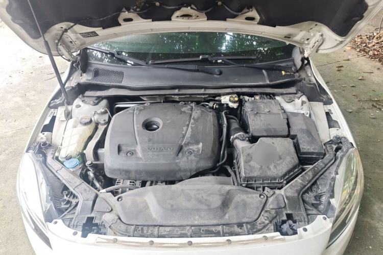 Used Volvo V40 2017 T3 Zhiya Edition Engine Bay