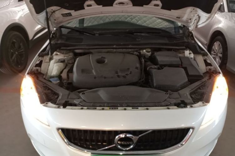 Used Volvo V40 2017 T3 Smart Edition Engine Bay