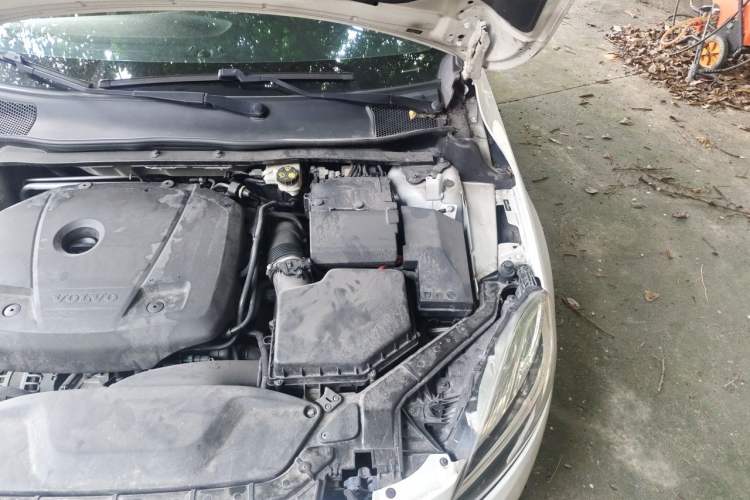 Used Volvo V40 2017 T3 Zhiya Edition Engine Bay Left