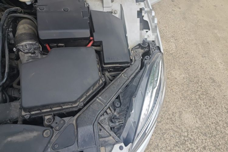 Used Volvo V40 2017 T3 Zhiyi Edition Engine Bay Left