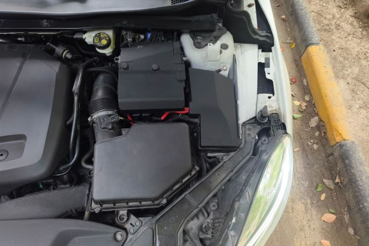 Used Volvo V40 2017 T3 Zhiyi Edition Engine Bay Left