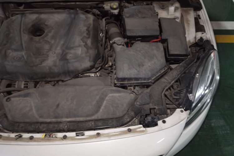 Used Volvo V40 2017 T3 Zhiya Edition Engine Bay Left
