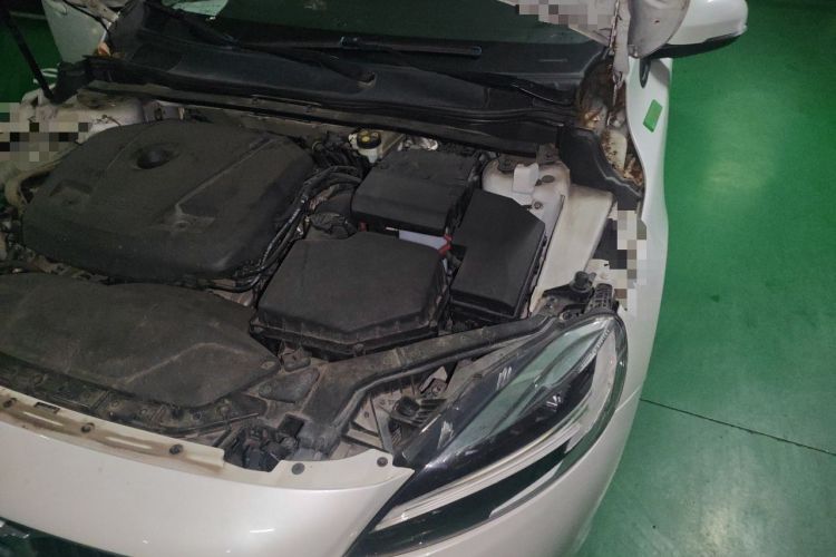 Used Volvo V40 2017 T3 Smart Edition Engine Bay Left