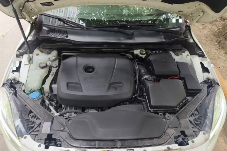 Used Volvo V40 2017 T3 Zhiyi Edition Engine Bay