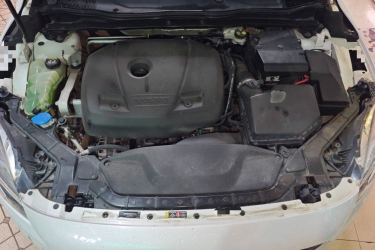 Used Volvo V40 2017 T3 Zhiya Edition Engine Bay