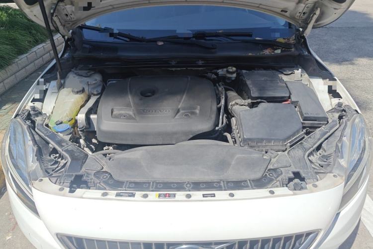 Used Volvo V40 2017 T3 Zhiya Edition Engine Bay