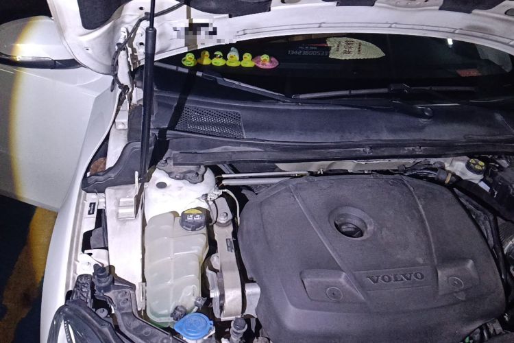 Used Volvo V40 2017 T3 Zhiyi Edition Engine Bay Right