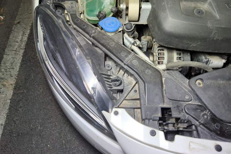 Used Volvo V40 2017 T3 Zhiyi Edition Engine Bay Right