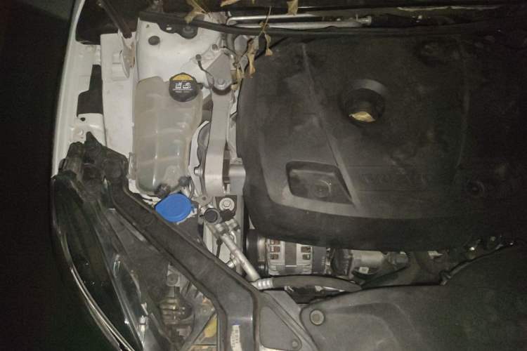 Used Volvo V40 2017 T3 Zhiya Edition Engine Bay Right