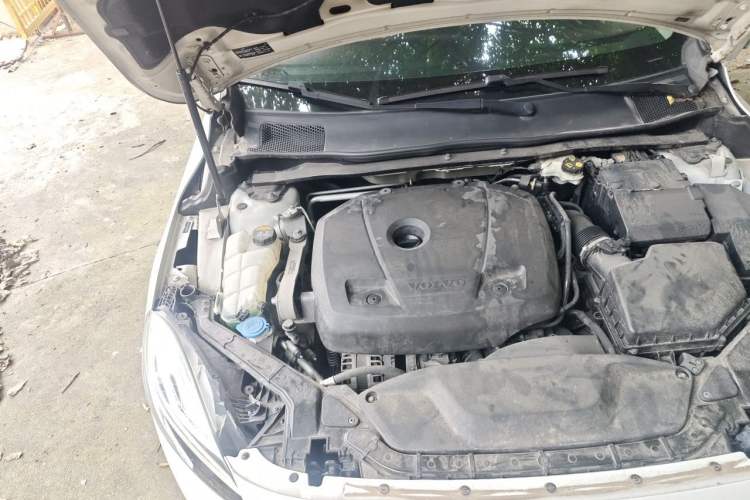 Used Volvo V40 2017 T3 Zhiya Edition Engine Bay Right