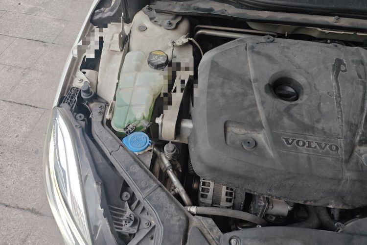 Used Volvo V40 2017 T3 Zhiya Edition Engine Bay Right