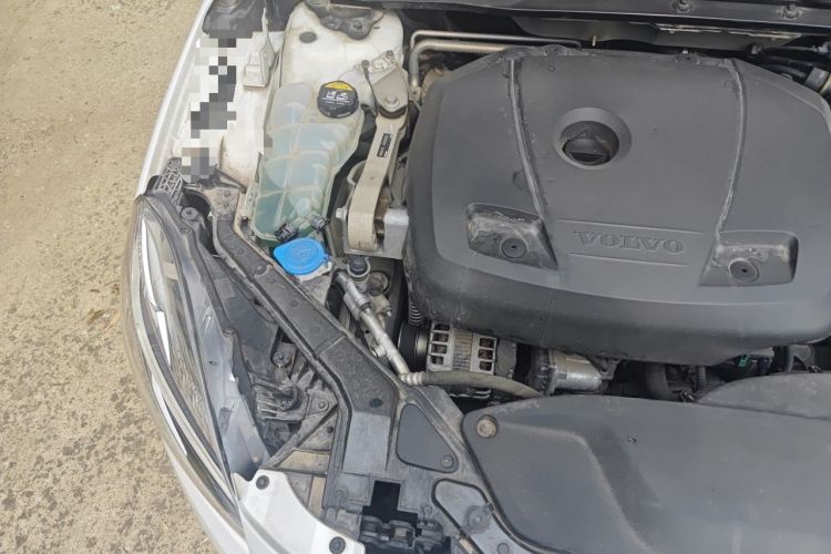 Used Volvo V40 2017 T3 Zhiyi Edition Engine Bay Right