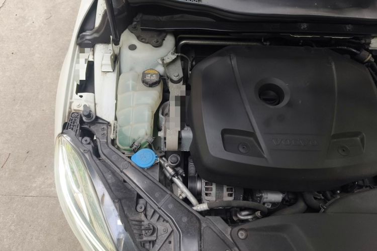 Used Volvo V40 2017 T3 Zhiyi Edition Engine Bay Right