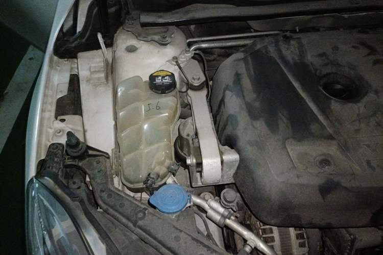 Used Volvo V40 2017 T3 Zhiyi Edition Engine Bay Right