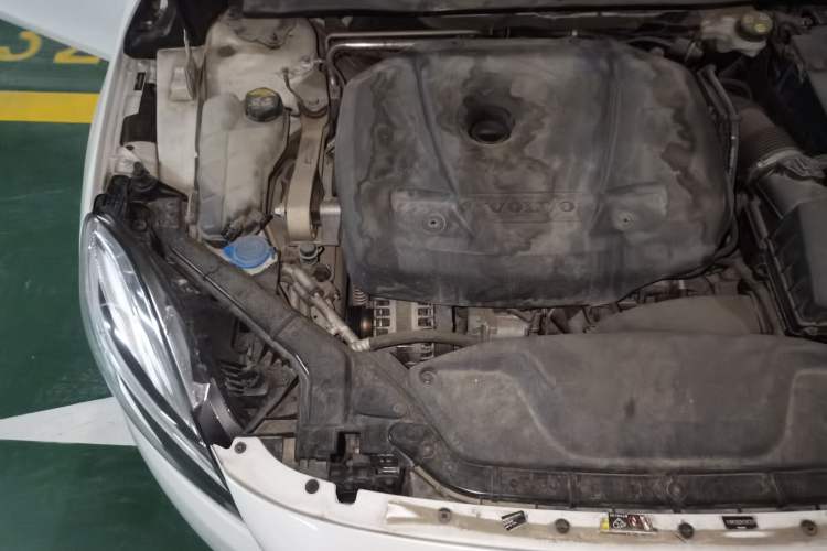 Used Volvo V40 2017 T3 Zhiya Edition Engine Bay Right