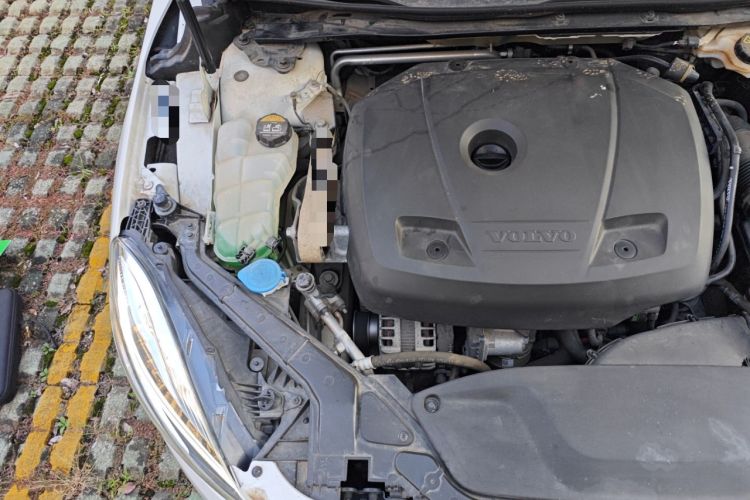 Used Volvo V40 2017 T3 Zhiyi Edition Engine Bay Right