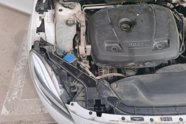 Used Volvo V40 2017 T3 Zhiyi Edition Engine Bay Right