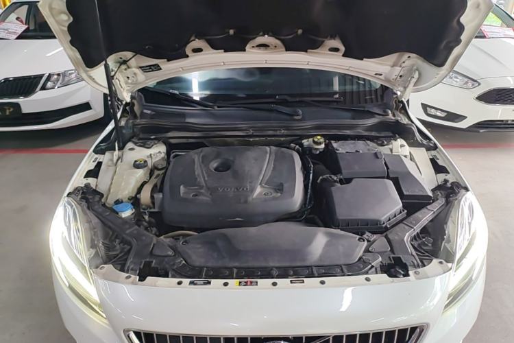 Used Volvo V40 2017 T3 Zhiya Edition Engine Bay