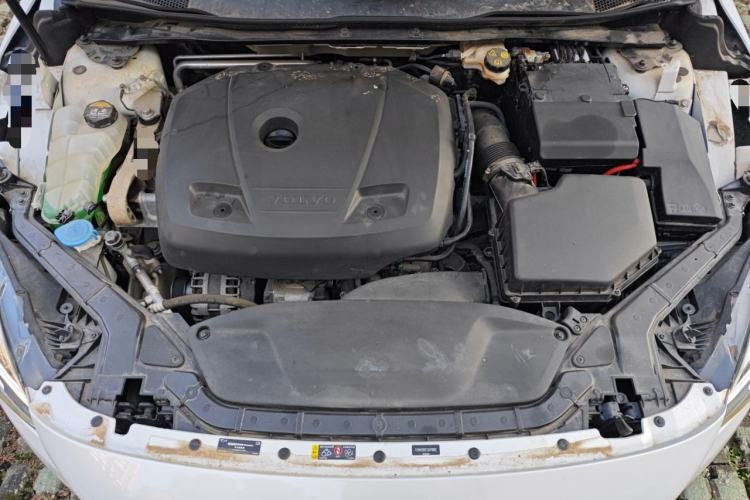 Used Volvo V40 2017 T3 Zhiyi Edition Engine Bay